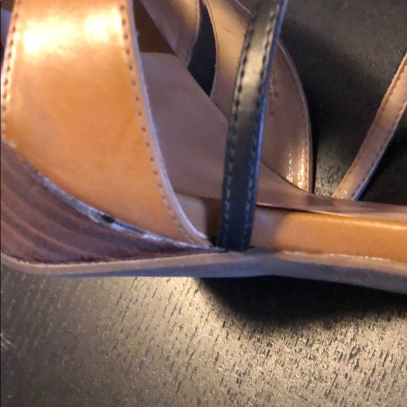 Guess Langston tan, white, black with a surprise - Picture 7 of 8